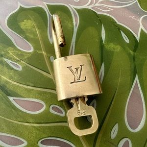 Louis Vuitton Lock and Key #319
